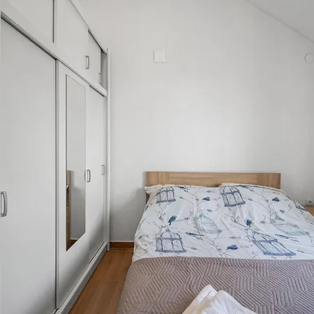 Holiday home Awesome In With Wifi Grebastica