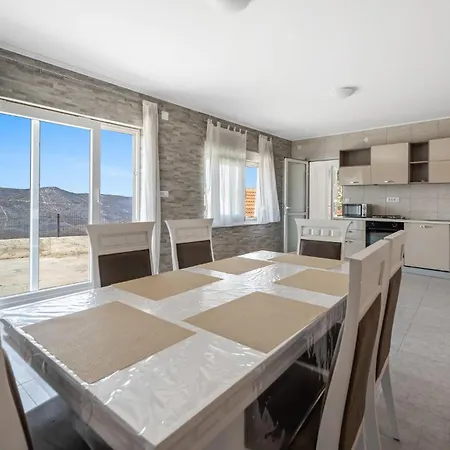 Awesome In With Wifi Nyaraló *